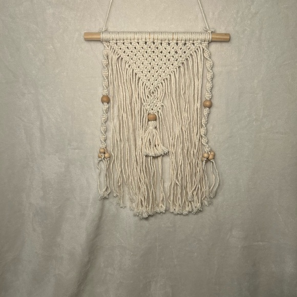 unknown Other - Elegant Beige Macrame Wall Hanging
